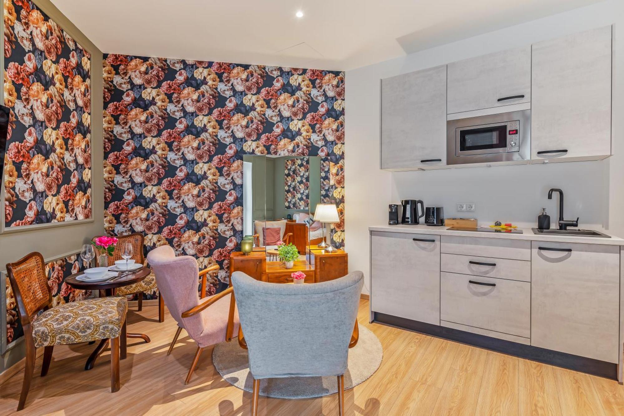 Stylish Flower Power Studio - Close To City Center & Public Transport - Ac & Wifi ウィーン エクステリア 写真
